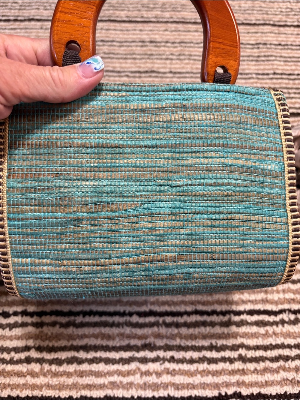Source Unknown Turquoise Straw Mini Bag with Brown Flower and Wooden Handle - Picture 4 of 5